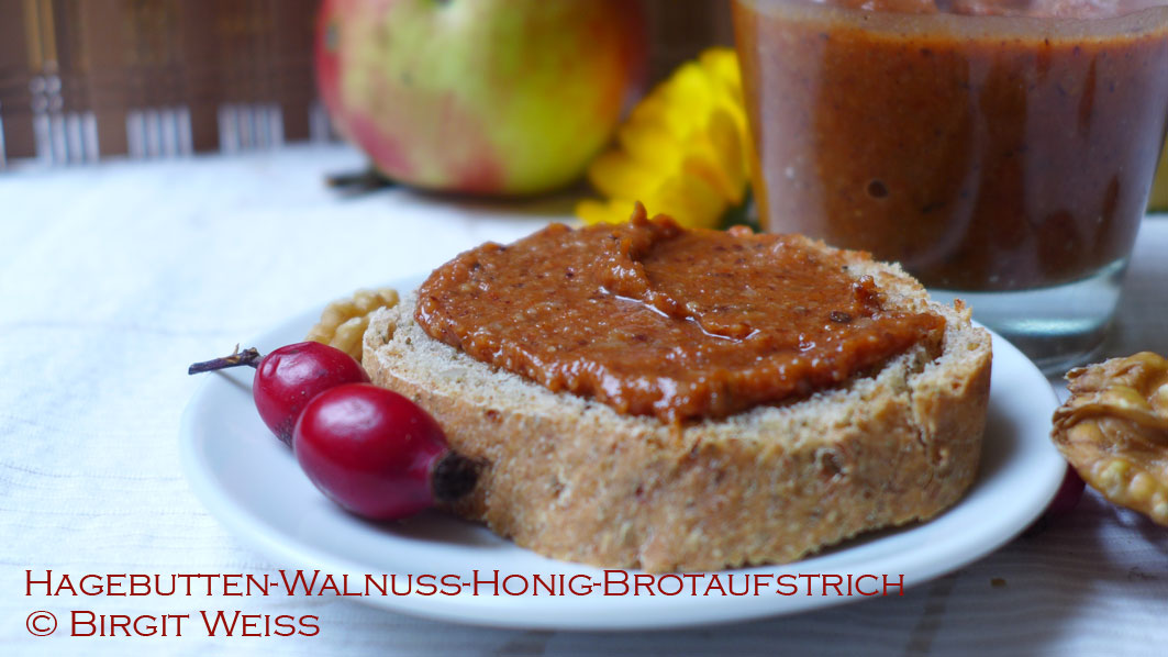 Hagebutten-Walnuss-Honig-Brotaufstrich – Wiesenwunderwelt – (Wilde ...